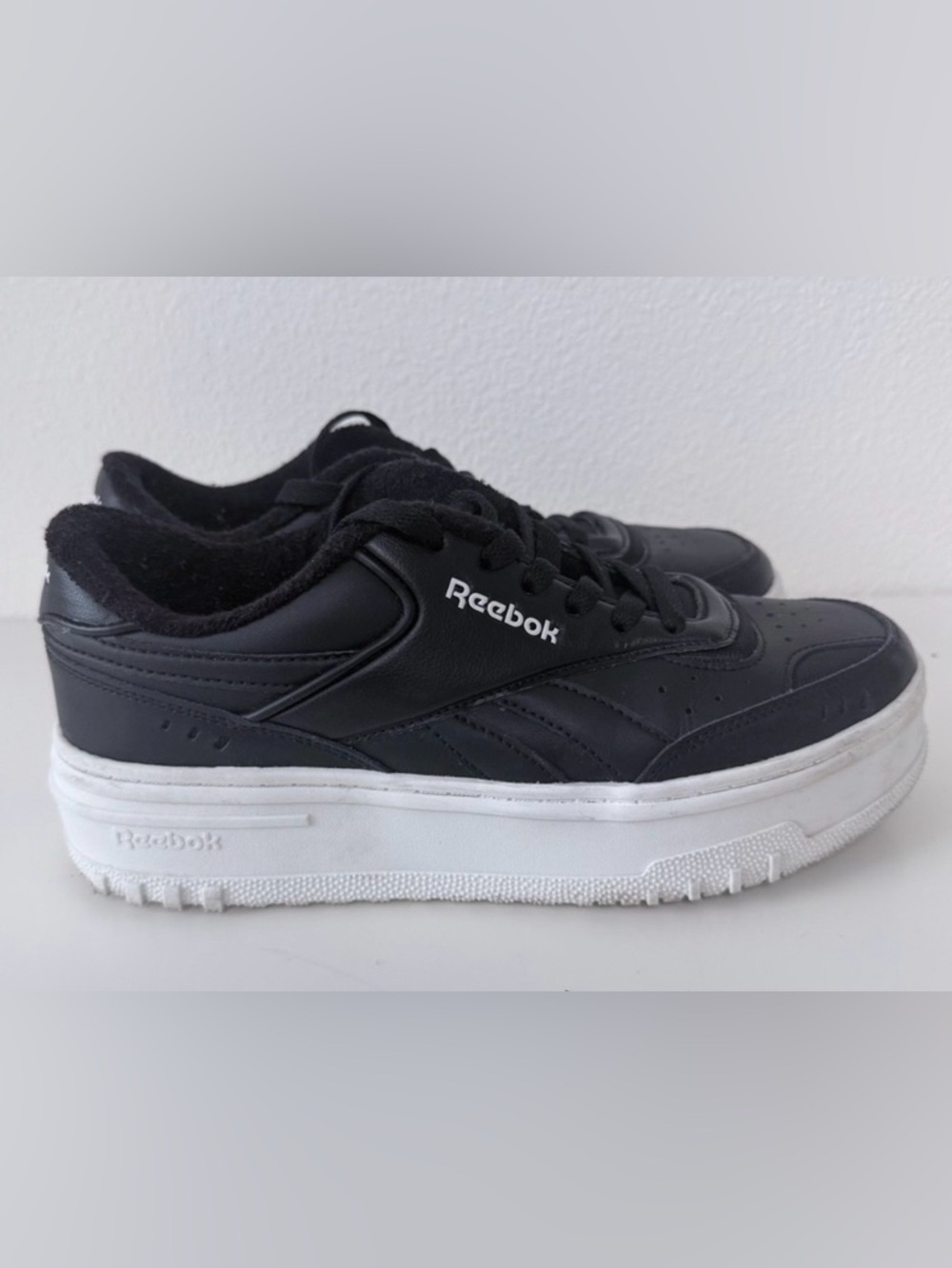 Reebok Club C Extra Platform Leather Sneakers Black White Women’s Size 8 EUC